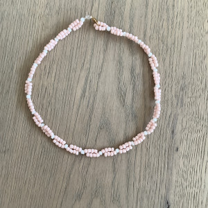 Pinke Halskette (NICHT elastisch)